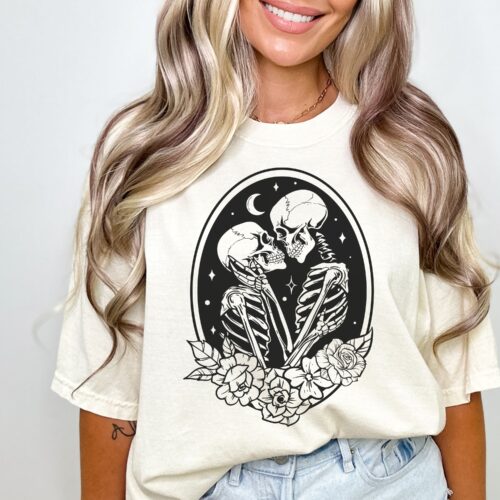 Skeleton Lovers Valentine T-Shirt sand